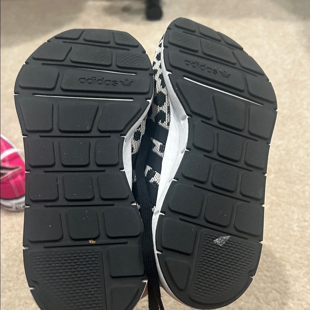 Adidas Monochrome Patterned Sneakers - Picture 6 of 6